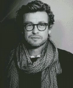 Director Simon Baker Diamond Painting