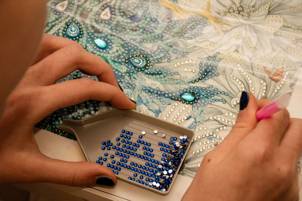 Placing the Diamonds: How To Paint With Diamonds