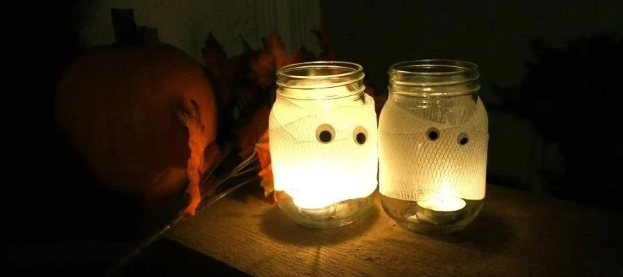 Mummy Mason Jars Halloween Art and Craft