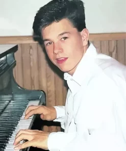 Young Mark Wahlberg Diamond Painting