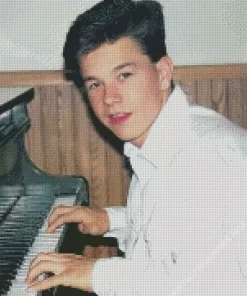 Young Mark Wahlberg Diamond Painting