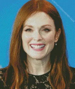 Julianne Moore Smiling Diamond Painting