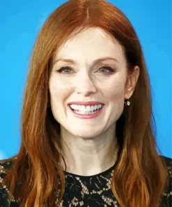 Julianne Moore Smiling Diamond Painting