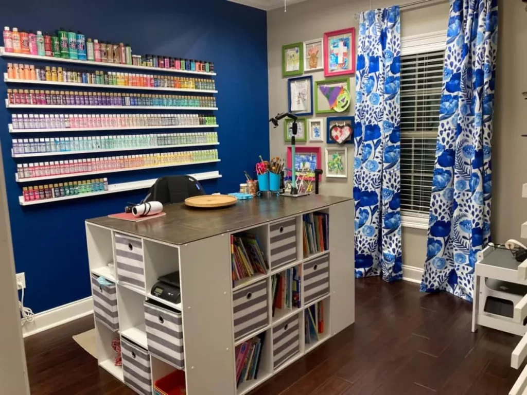 The Color-Coordinated Corner Workstations for Diamond Painters